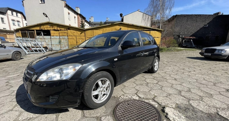 Kia Ceed cena 12900 przebieg: 208000, rok produkcji 2009 z Katowice małe 92
